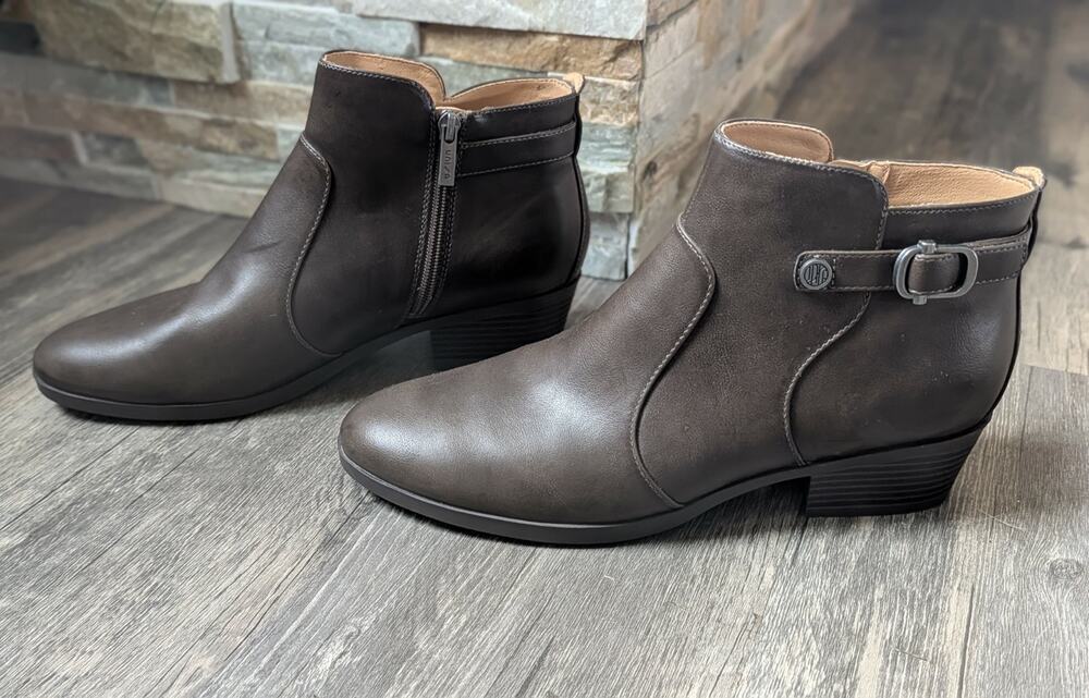 NEW! Unisa Ankle Booties Brown Unamorie Western Boots Buckle Women's Size 11